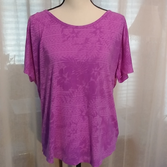 Xersion Tops - Xersion short sleeve tee